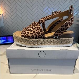 Women’s cheetah print sandles